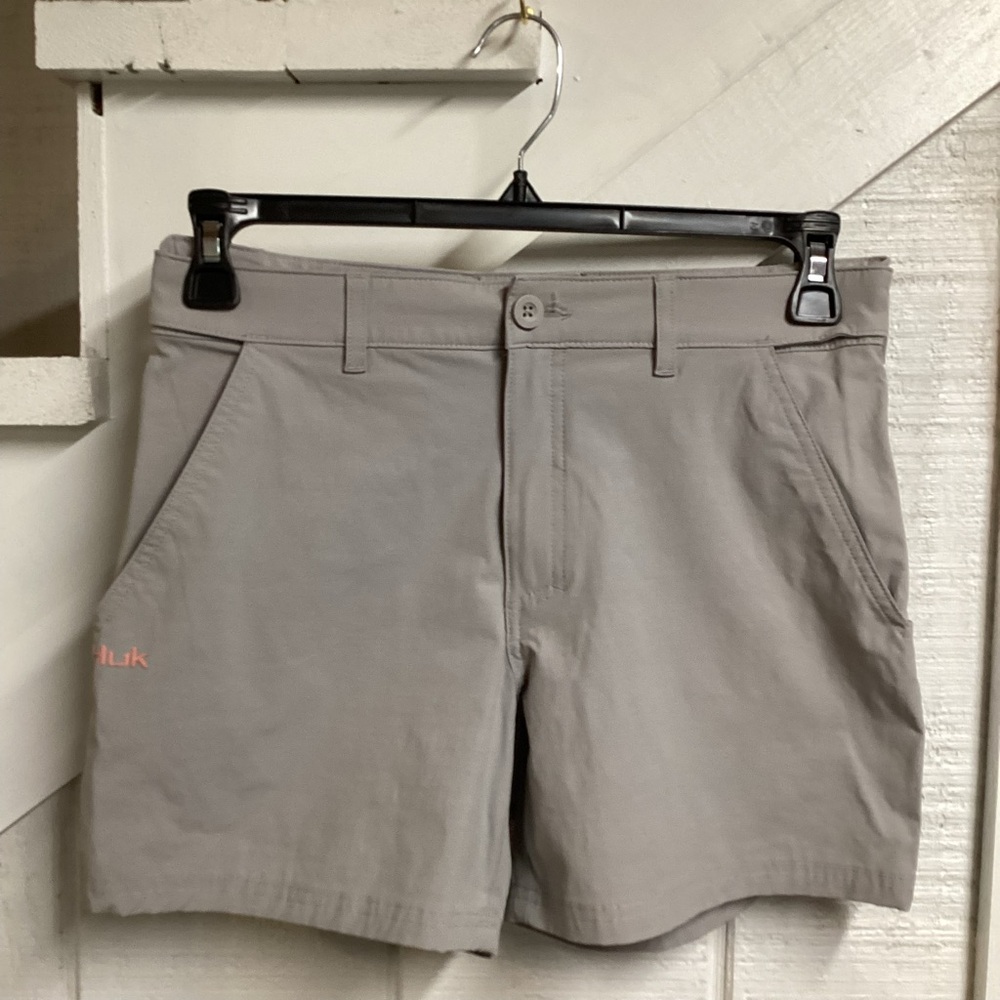 Huk Women's Athletic Shorts in Light Gray with Subtle Pink Logo